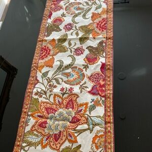 Floral Table Runner with Multicolor Design